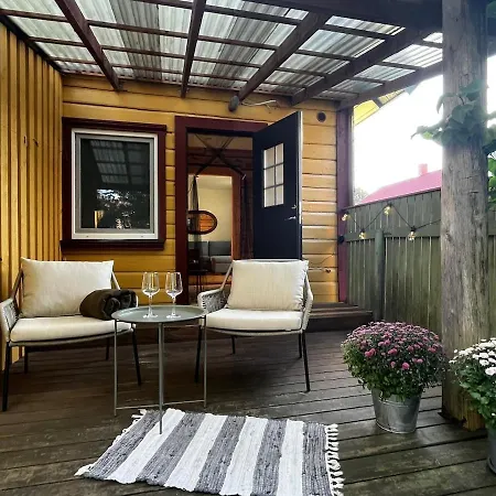 Raehni - With Private Garden & Terrace Apartamento Pärnu