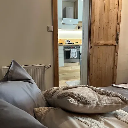 Raehni - With Private Garden & Terrace Apartamento Pärnu