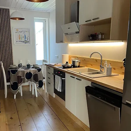 Lejlighed Cozy Apartment With Fully Fenced Private Garden, Fireplace & Free Bikes *