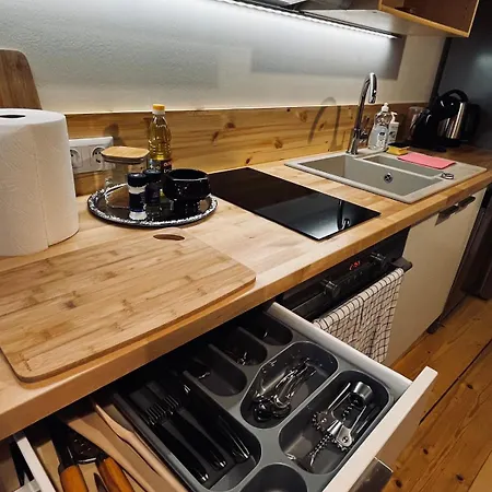 Apartman Raehni - With Private Garden & Free Bicycles *