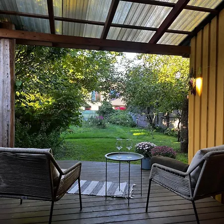 Cozy Apartment With Fully Fenced Private Garden, Fireplace & Free Bikes * Pärnu